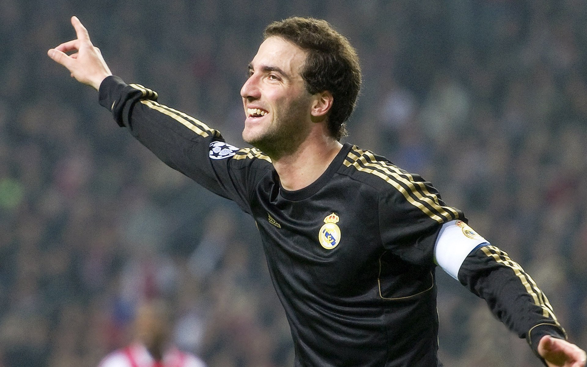 《赛事组织者访谈:高效管理与创新玩法》,赛事组织管理实践报告